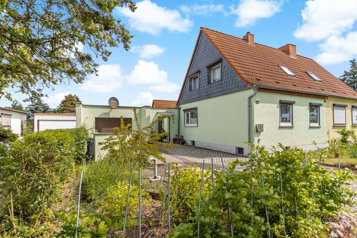 3 bedrooms Townhouse in Halle, Germany No. 233717