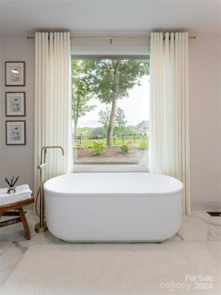 4 bedrooms House in Mills River, USA No. 397269