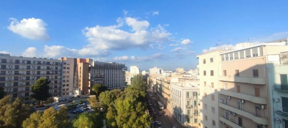 5 rooms Apartment in Taranto, Italy No. 153082 3