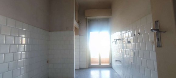 5 rooms Apartment in Taranto, Italy No. 153082 10