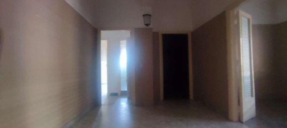 5 rooms Apartment in Taranto, Italy No. 153082 5
