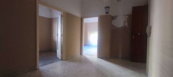 5 rooms Apartment in Taranto, Italy No. 153082 6