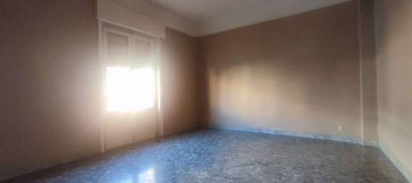 5 rooms Apartment in Taranto, Italy No. 153082 12