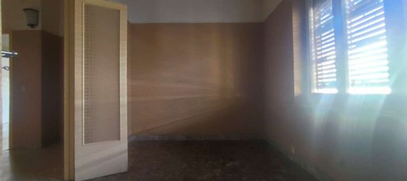 5 rooms Apartment in Taranto, Italy No. 153082 17