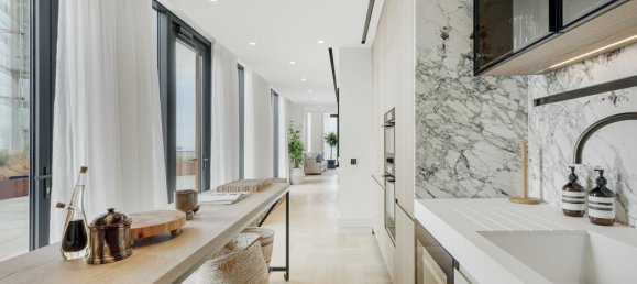 Apartamento de 3 dormitorios en London, United Kingdom No. 13093 8