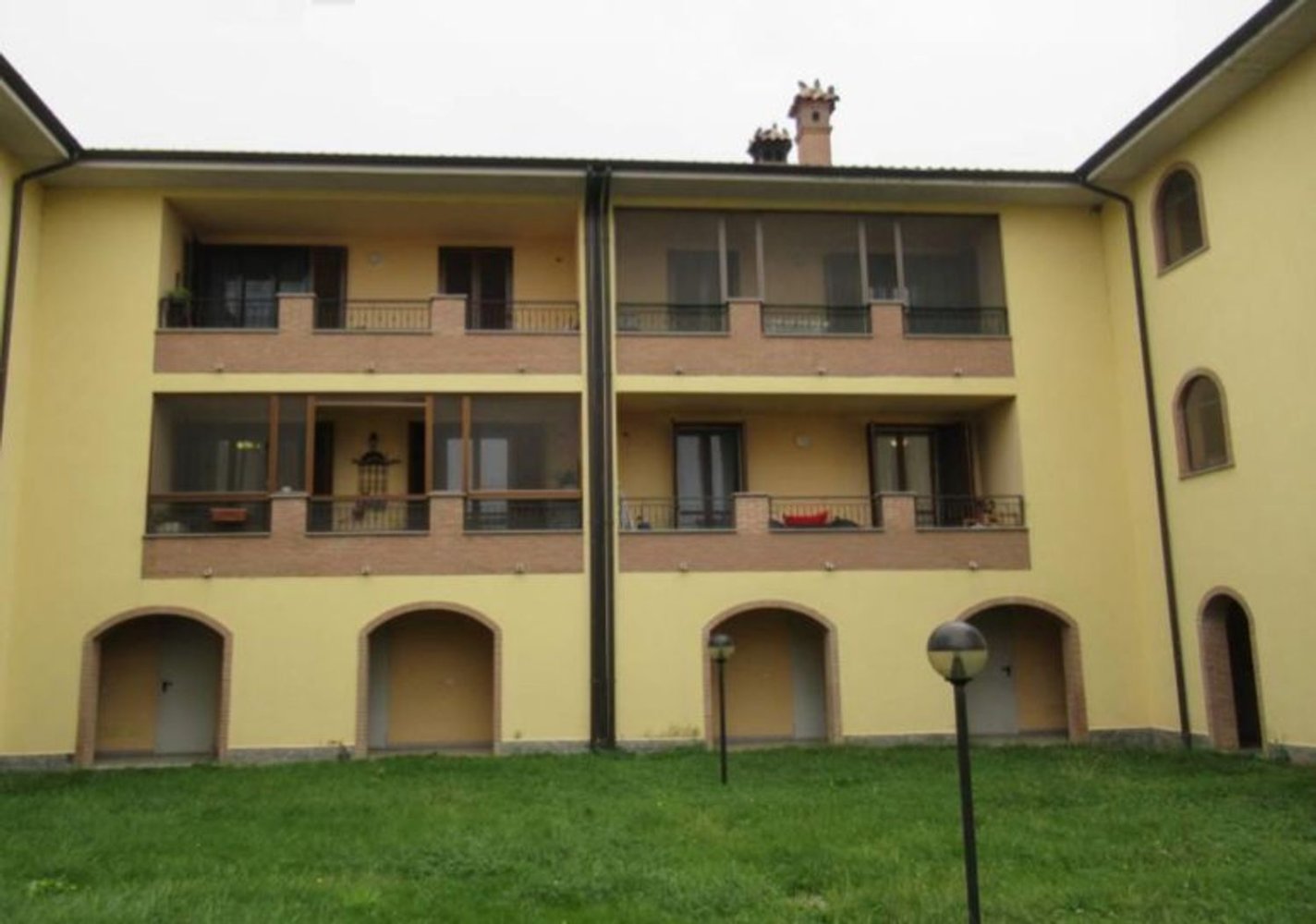 Apartamento de 3 habitaciónes en Battuda, Italy No. 180230