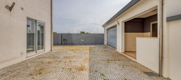 Casa de 3 dormitorios en Sao Felix da Marinha, Portugal No. 219935 37