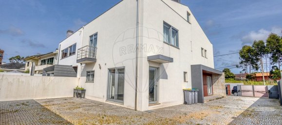 Casa de 3 dormitorios en Sao Felix da Marinha, Portugal No. 219935 46