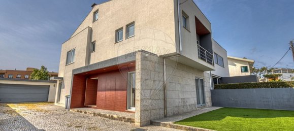 Casa de 3 dormitorios en Sao Felix da Marinha, Portugal No. 219935 47