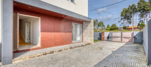 Casa de 3 dormitorios en Sao Felix da Marinha, Portugal No. 219935 4