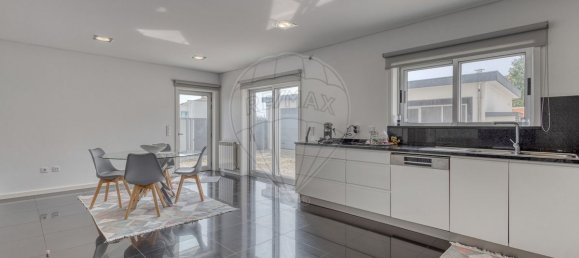 Casa de 3 dormitorios en Sao Felix da Marinha, Portugal No. 219935 8