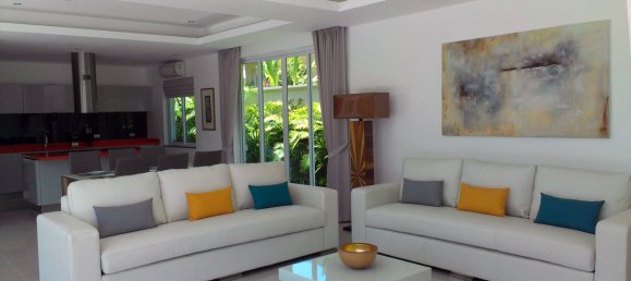 3 bedrooms House in Pattaya, Thailand No. 1636 2