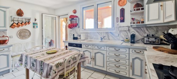 4 Schlafzimmer Haus in Uzes, France, Nr. 298327 18