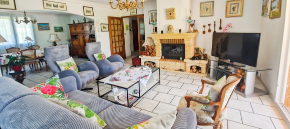 4 Schlafzimmer Haus in Uzes, France, Nr. 298327 15