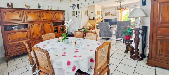 4 Schlafzimmer Haus in Uzes, France, Nr. 298327 16