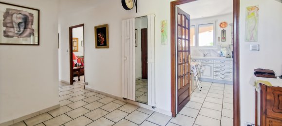 4 Schlafzimmer Haus in Uzes, France, Nr. 298327 14
