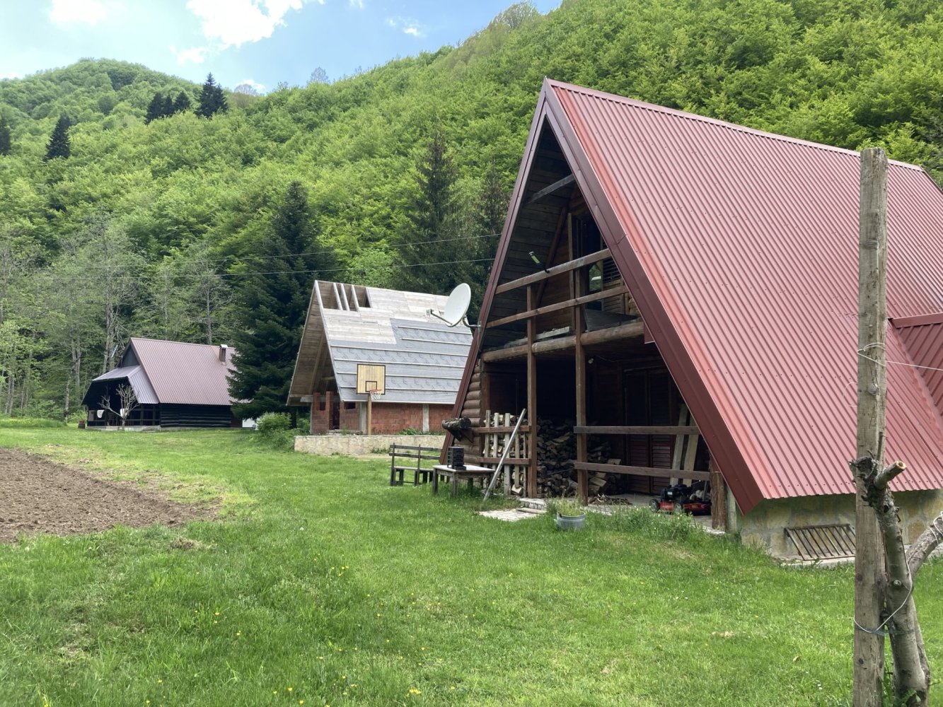 6 bedrooms Commercial property in Kolasin, Montenegro No. 1