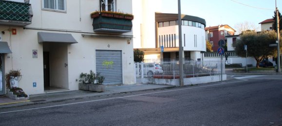 2 rooms Commercial property in Vicenza, Italy No. 62486 32