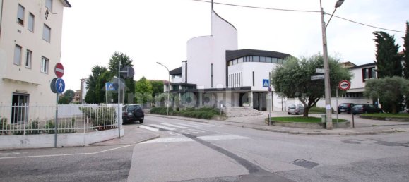 2 rooms Commercial property in Vicenza, Italy No. 62486 6