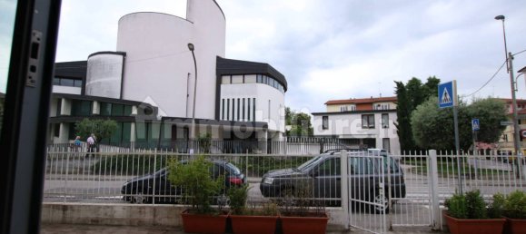 2 rooms Commercial property in Vicenza, Italy No. 62486 27