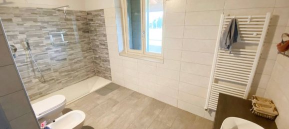 3 غرف نوم فيلا في Madignano, Italy رقم 263508 17