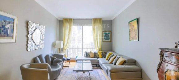2 bedrooms Apartment in Paris, France No. 164223 3