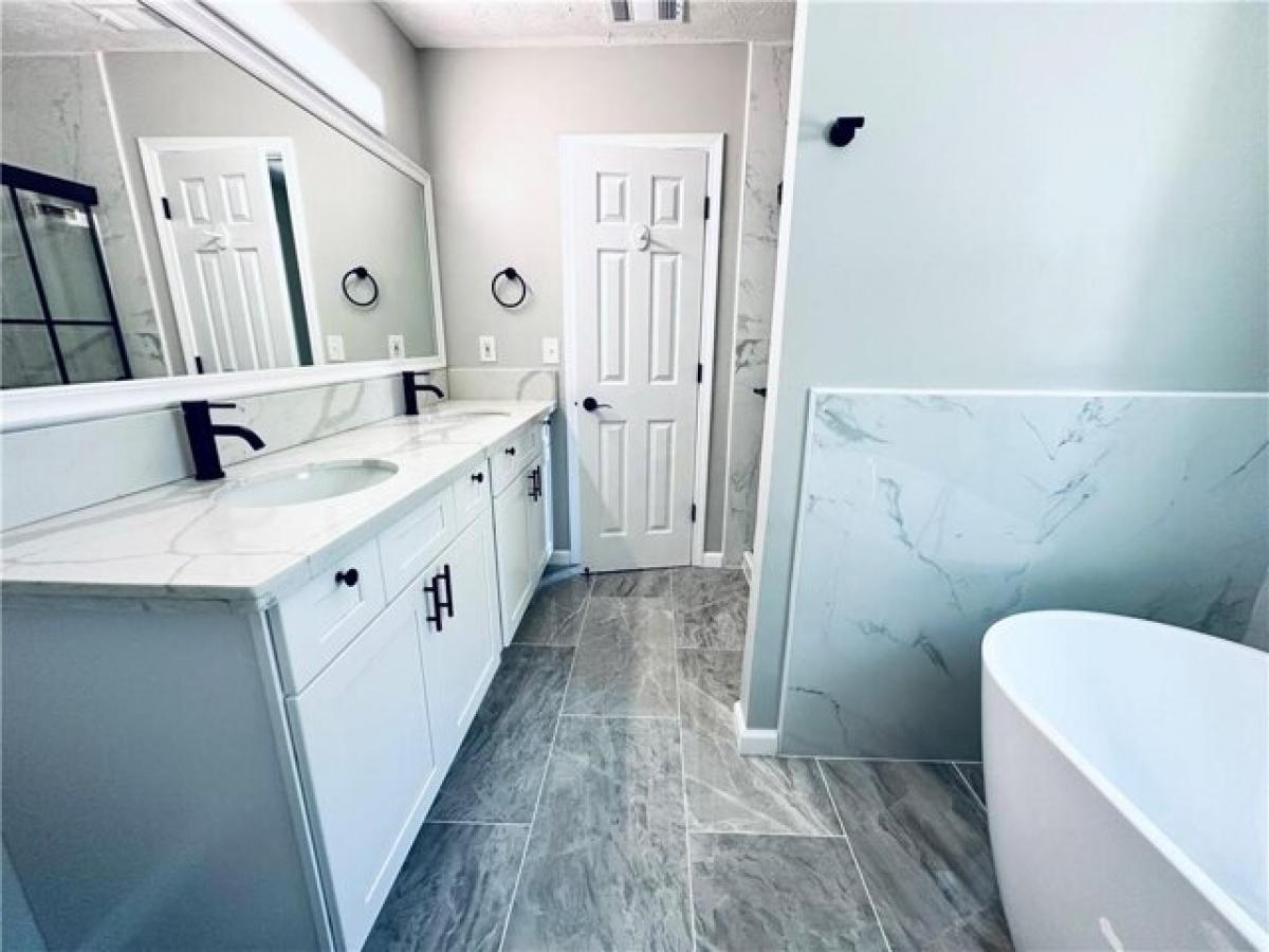 Дом с 5 спальнями в Buford, США № 390447