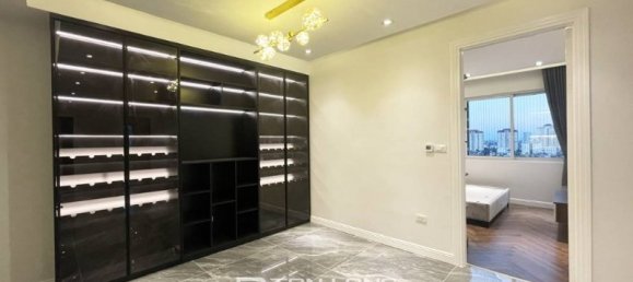 4 bedrooms Apartment in Tay Ho, Vietnam No. 574 8