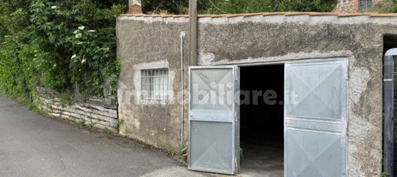 1-salle Garage à Capodimonte, Italy No. 263046 10