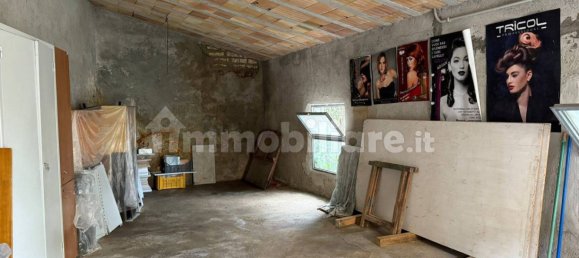 1-salle Garage à Capodimonte, Italy No. 263046 2