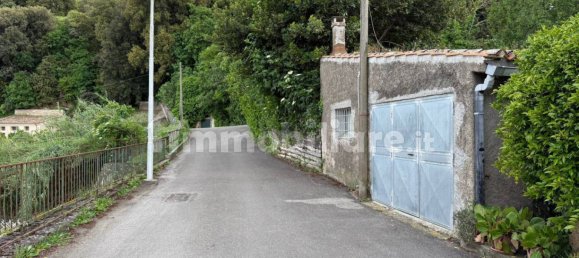 1-salle Garage à Capodimonte, Italy No. 263046 7