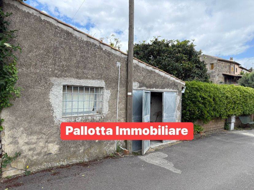 1-salle Garage à Capodimonte, Italy No. 263046