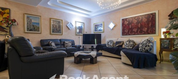 3 Schlafzimmer Wohnung in Catanzaro, Italy, Nr. 296156 9