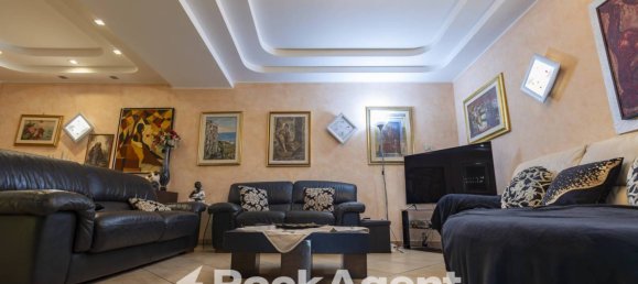 3 Schlafzimmer Wohnung in Catanzaro, Italy, Nr. 296156 8