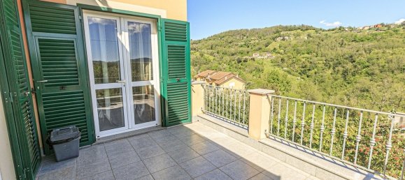 3 bedrooms Villa in Campomorone, Italy No. 297982 10