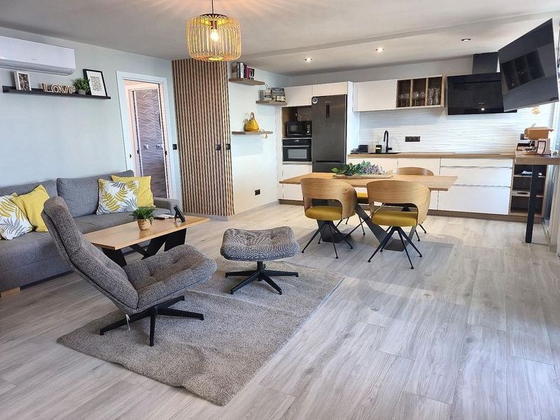 Apartamento de 2 dormitorios en Fuengirola, Spain No. 230636