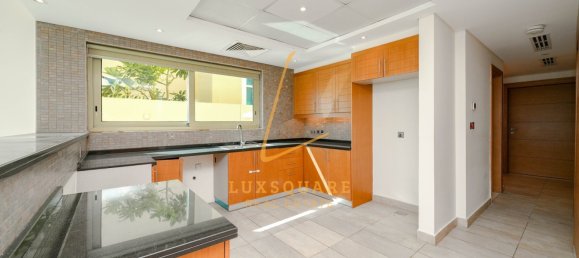 4 Schlafzimmer Villa in Jumeirah Park, UAE, Nr. 114403 7