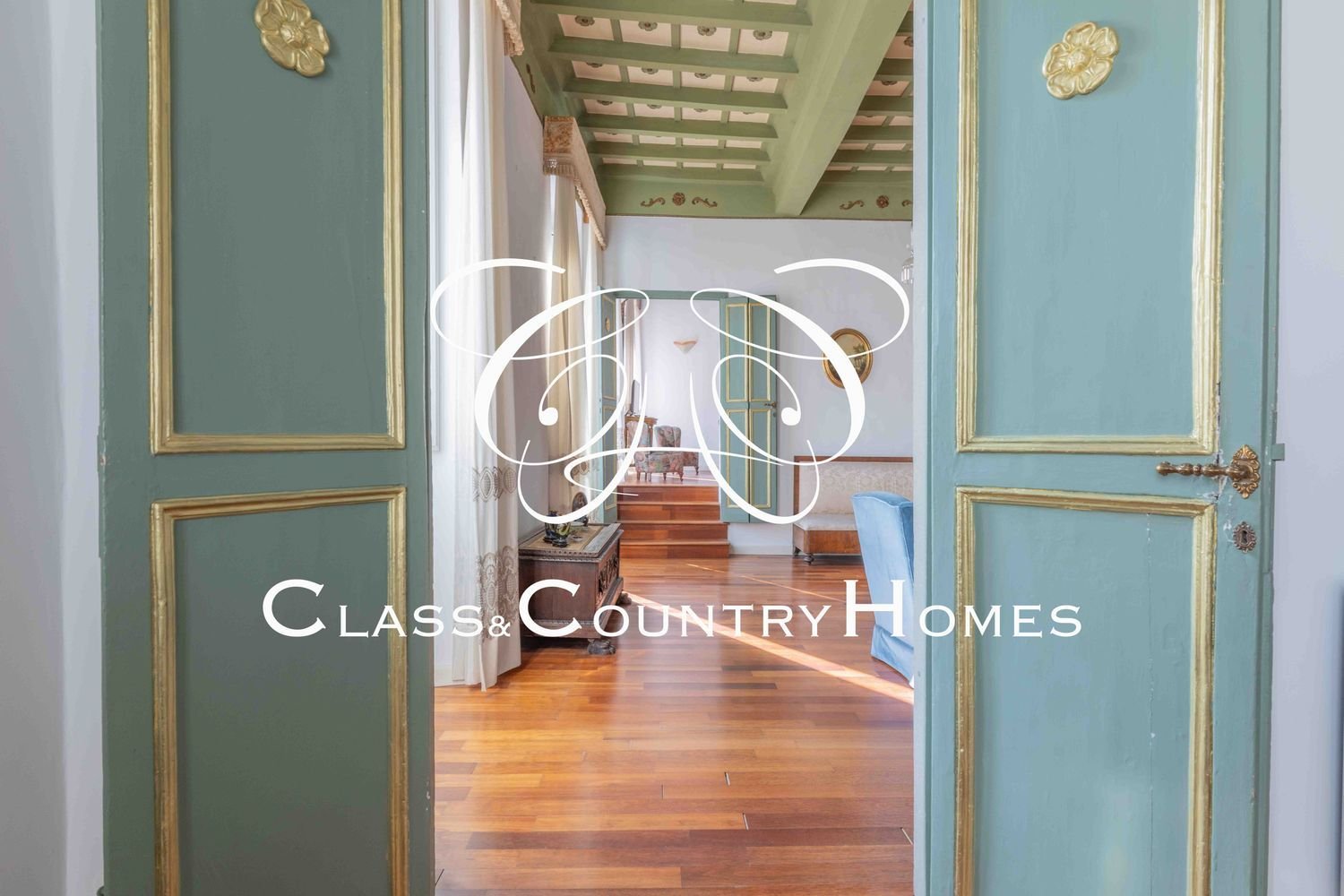 5 bedrooms Apartment in Rome, Italy No. 377939