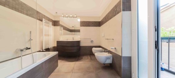 5 bedrooms Apartment in Rome, Italy No. 377939 2