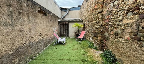 160m² Building in Mayenne, France No. 357618 3