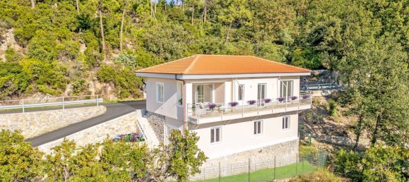 Apartamento de 3 habitaciónes en Finale Ligure, Italy No. 83040 13