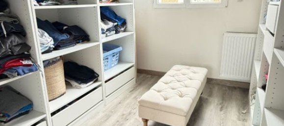 Casa de 4 dormitorios en Lesigny, France No. 151429 5