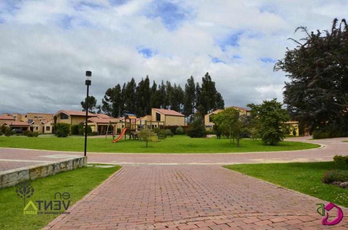 3 bedrooms House in Cundinamarca, Colombia No. 4700