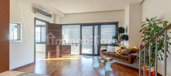 5 rooms Warehouse in Campi Bisenzio, Italy No. 9835 17