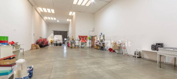 5 rooms Warehouse in Campi Bisenzio, Italy No. 9835 4