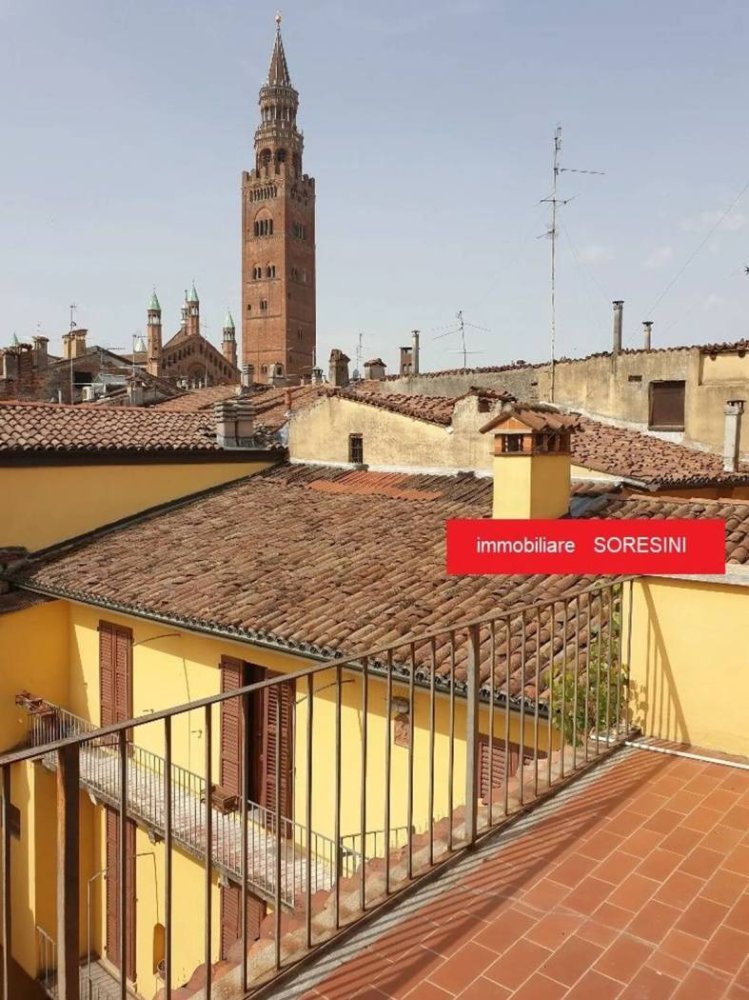 Apartamento de 2 dormitorios en Cremona, Italy No. 341482