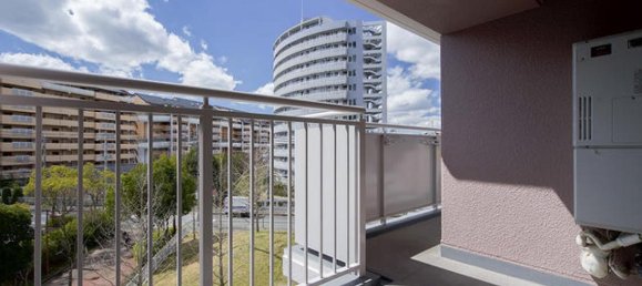 Apartamento de 3 dormitorios en Hyogo, Japan No. 1847 2