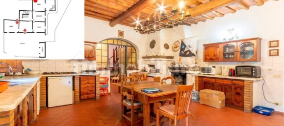 5 bedrooms Villa in Campi Bisenzio, Italy No. 83004 17