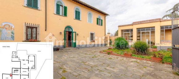 5 bedrooms Villa in Campi Bisenzio, Italy No. 83004 8
