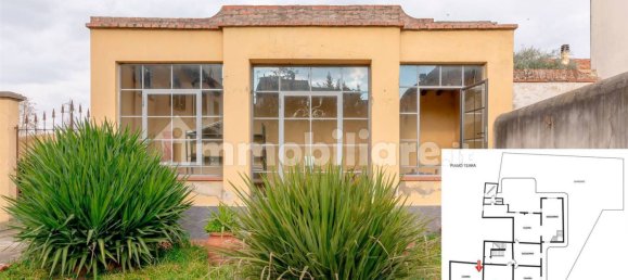 5 bedrooms Villa in Campi Bisenzio, Italy No. 83004 2